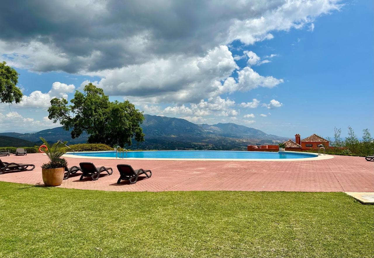 Bright Apartment In The Hills Of Elviria مالقة المظهر الخارجي الصورة